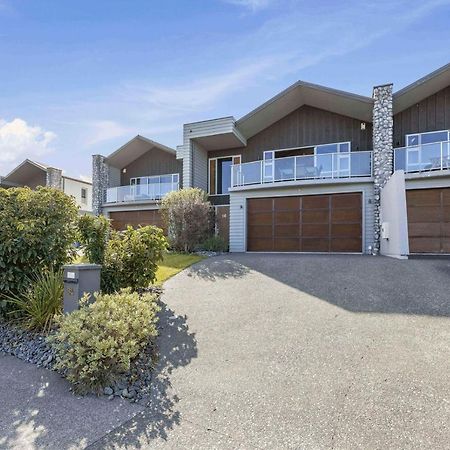 Bay Bliss - Lake Taupo Holiday Home Extérieur photo